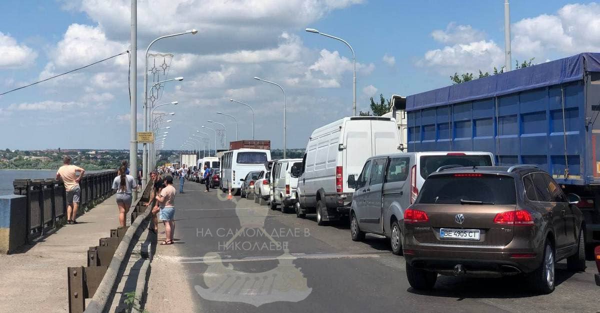 С понедельника в Николаеве частично будет перекрыто движение по Варваровскому мосту Служба восстановления и развития инфраструктуры сообщает о начале с 19 мая ремонтных работ, в рамках которых планируется частичное перекрытие полос движения. Спецтехника и дорожные бригады будут работать непосредственно на проезжей части. Водителей предупреждают о возможных временных затруднениях движения. О дате завершения ремонта, прогнозов, как обычно, нет ПОДПИСАТЬСЯ Чат Бот Дзен