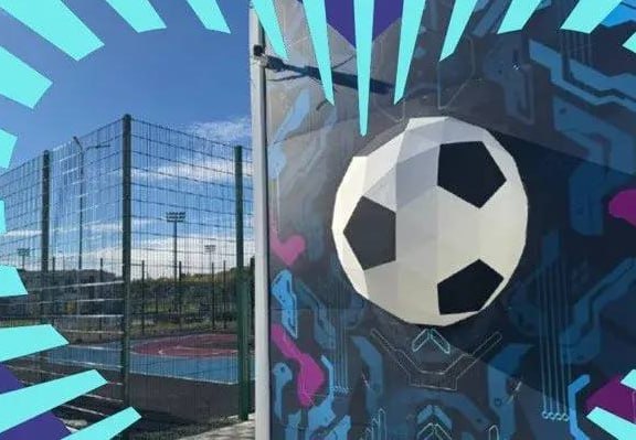 Первый студенческий турнир по фиджитал спорту на Ставрополье пройдет в Кисловодске Первый турнир по фиджитал спорту среди студентов Ставропольского края пройдет в Кисловодске Об этом сообщил в своем телеграм канале глава города Евгений Моисеев Соревнования приурочены ко Дню студента и состоятся на базе фиджитал центра Кисловодска который является первой и единственной специализированной площадкой в регионе для занятий фиджитал спортом К участию приглашаются студенты образовательных организаций края Турнир пройдет в дисциплине фиджитал футбол Участники сначала сыграют в виртуальный футбол на игровых приставках после чего продолжат соревнования на поле в формате мини футбола Студенты с разных вузов Ставрополья будут соревноваться вначале в виртуальном футболе на игровых приставках а затем в реальной физической игре на поле в мини футбол Это уникальная возможность для студентов попробовать себя в фиджитал футболе который сочетает в себе киберспорт с физической активностью Очень увлекательная игра получается для нашей молодежи отметил Моисеев Подпишись это Кавказ Сегодня