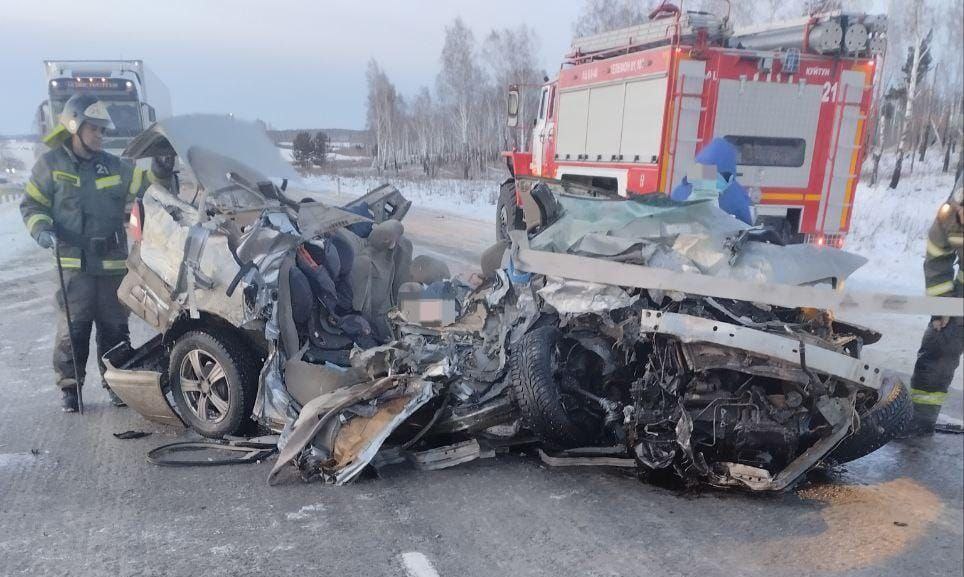 ДТП в Приангарье унесло жизни водителя и троих детей Водитель тойоты столкнулся с грузовым автомобилем MAN Он сам и трое его пассажиров погибли Это мужчина 36 лет и дети три девочки одна двух и две десяти лет Полиция устанавливает все обстоятельства случившегося Фото прокуратуры Иркутской области irktoday