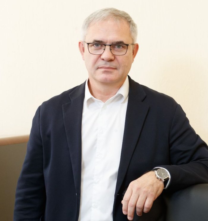 Андрей Ариткулов покинул должность заместителя председателя Правительства Кузбасса Ариткулов Андрей Владимирович освобожден от должности заместителя председателя Правительства Кузбасса министра сельского хозяйства региона по собственному желанию Андрей Ариткулов занимал пост первого замначальника департамента сельского хозяйства и перерабатывающей промышленности области с сентября 2018 года В декабре того же года возглавил департамент   kuzzbas ru news authority 77749 html