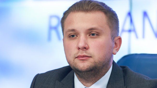 Депутат Борис Чернышов направил вице-премьеру Татьяне Голиковой обращение с предложением сократить на два часа рабочий день раз в неделю для женщин с детьми и отцов-одиночек. Такие «семейные часы», по его мнению, могут поддержать родителей, которым из-за занятости не хватает времени на общение с детьми. : Сергей Фадеичев / ТАСС