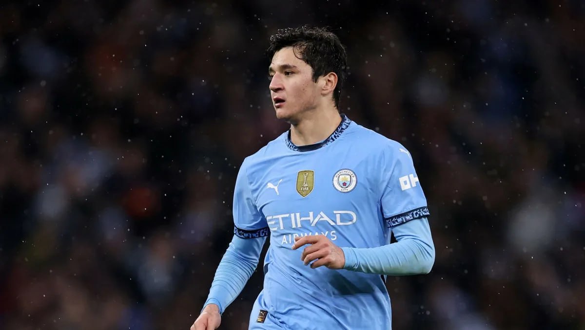 Реал может арендовать защитника сборной Узбекистана и Манчестер Сити Абдукодира Хусанова переговоры находятся на начальной стадии а интерес Реала был положительно воспринят английской стороной