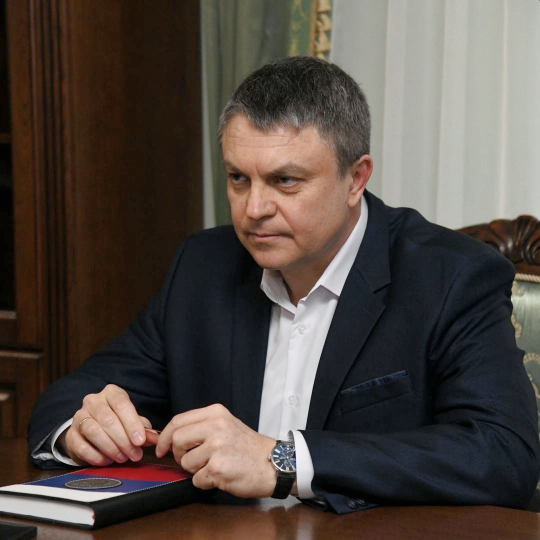 Глава республики Леонид Пасечник подписал законы Об осуществлении международных и внешнеэкономических связей органами местного самоуправления в Луганской Народной Республике О внесении изменений в статью 14 Закона Луганской Народной Республики О бесплатной юридической помощи в Луганской Народной Республике Администрация Главы ЛНР