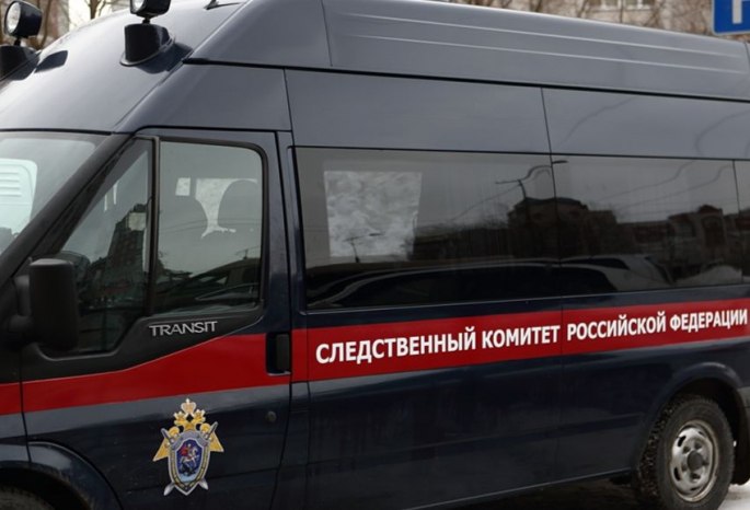 Подростка убило током - он помогал бабушке красить дом. По информации СК, вчера вечером в деревне Васильевка Марьяновского района 15-летний парень взялся за провод электросети, когда в гостях у бабушки красил фасад частного дома. После удара током мальчик погиб. Возбуждено уголовное дело по статье о причинении смерти по неосторожности. Новости Омска. Подписаться