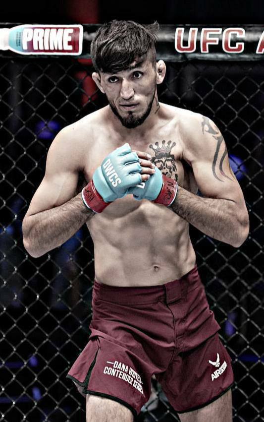 Афганский боец UFC арестован в США за изнасилование ребёнка. Ахмад Хазанзада 11-3 , начинающий боец, недавно подписавший контракт с UFC, был задержан за тяжкое преступление. По данным следствия, в пьяном виде он проник в чужой дом и совершил насилие над ребёнком. Зверство попало на камеры наблюдения. Это первый и последний боец из Афганистана в UFC, заявил Дана Вайт. Новости №1 в Ростове Прислать новость/фото