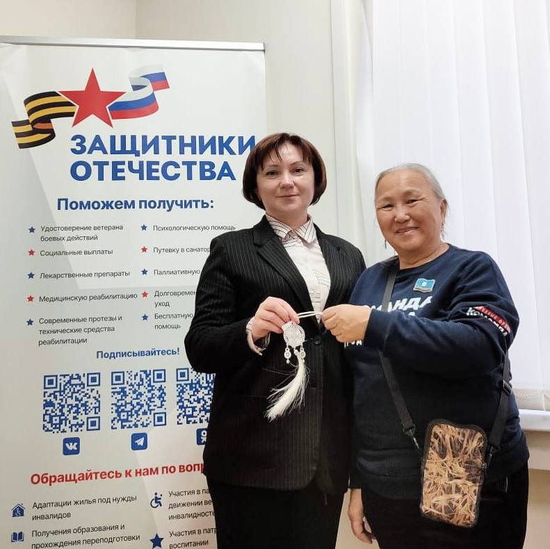 Камчатский филиал Фонда Защитники Отечества посетила председатель Комитета родителей солдат и матросов из Якутии Мария Емельянова защищает права военнослужащих с 2008 года лично ездит в зону СВО с гуманитарной помощью организовала штаб помощи Якутия с тобой известна своей преданностью делу и личным участием в судьбах защитников Родины Руководитель филиала Наталья Малеева познакомила гостью с нашей командой и подробно рассказала о всех направлениях работы по поддержке ветеранов СВО и их семей в Камчатском крае Благодарим Марию Егоровну за визит и конструктивный диалог Вместе мы делаем важное дело ЗащитникиОтечества Камчатскийкрай