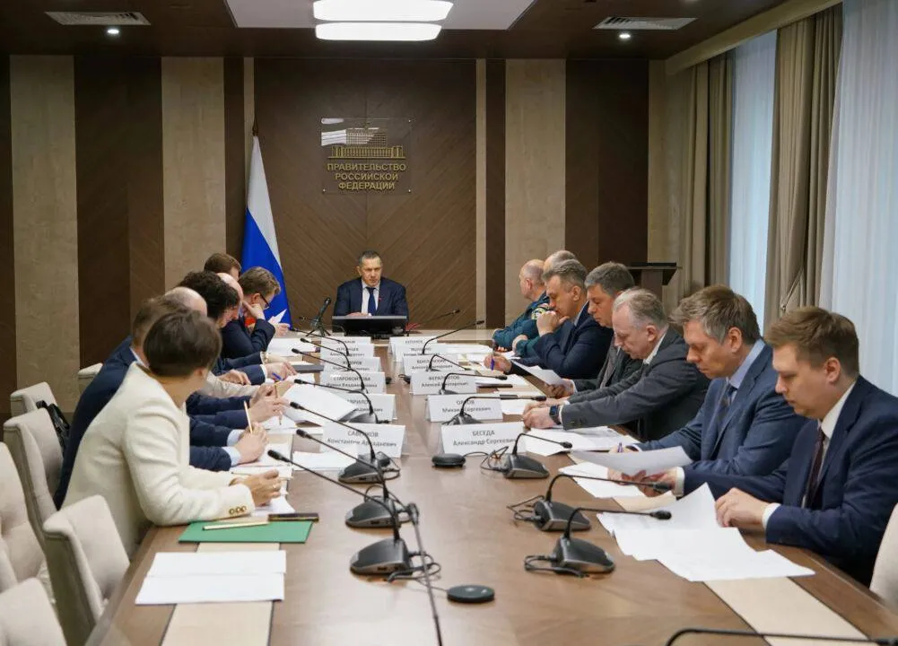 Юрий Трутнев предложит наделить МЧС правом приостанавливать действие нормативных актов в период ЧС Заместитель Председателя Правительства РФ полномочный представитель Президента РФ в ДФО Юрий Трутнев на совещании по вопросу Об устранении ведомственных ограничений при ликвидации последствий чрезвычайных ситуаций заявил о необходимости пересмотра подходов в законодательстве ulusmedia Читайте нас в MAX