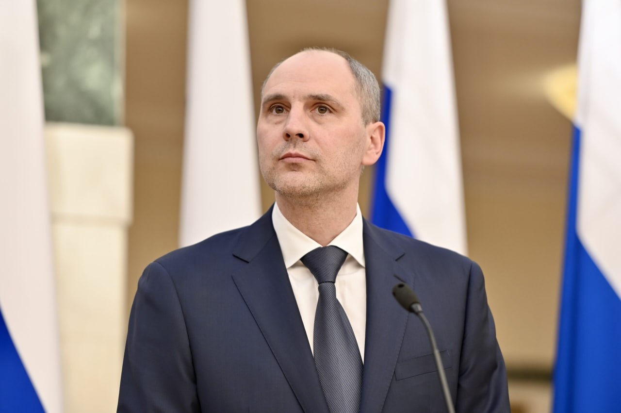 Денис Паслер назначил новых членов Правительства Свердловской области Указом губернатора в соответствии со статьей 42 Устава Свердловской области на должности в Правительстве региона назначены Кудрявцев Александр Николаевич министром общественной безопасности Свердловской области Кузнецова Анна Анатольевна министром агропромышленного комплекса и потребительского рынка Свердловской области Сурганов Григорий Викторович министром строительства и развития инфраструктуры Свердловской области Ярин Вячеслав Юрьевич министром международных и внешнеэкономических связей Свердловской области Они приступают к исполнению обязанностей с 27 октября 2025 года Полина Зиновьева Областная газета Подписаться на ОГ Прислать новость Поддержать канал