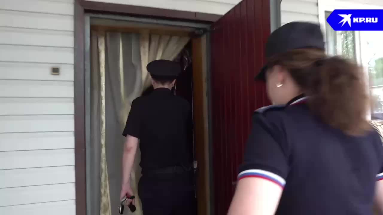 Полиция Петербурга провела рейд в гаражном кооперативе на Шафировском проспекте