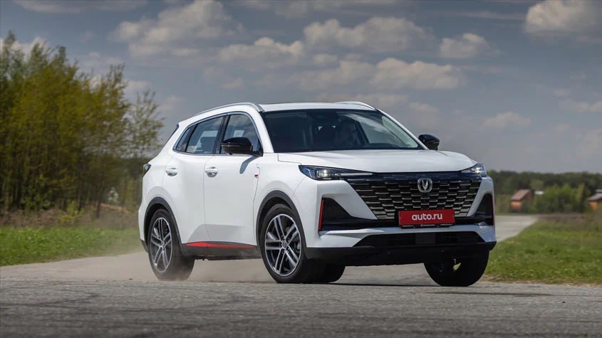 Раскрыты темпы сборки Changan Uni S на Автоторе около 800 кроссоверов в месяц Официально о начале производства этой модели на мощностях калининградского завода до сих пор не сообщалось однако в сентябре с его конвейера сошло около 800 кроссоверов сообщает глава Автостата Сергей Целиков В перспективе компания Changan планирует локализовать в России сборку моделей CS75 Plus четвёртого поколения и X5 Plus а также гибридов суббренда Deepal S07 и G318 Журнал Авто ру online