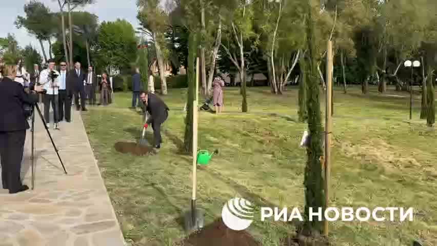 Открытие Аллеи памяти и закладного камня монумента героям в Италии