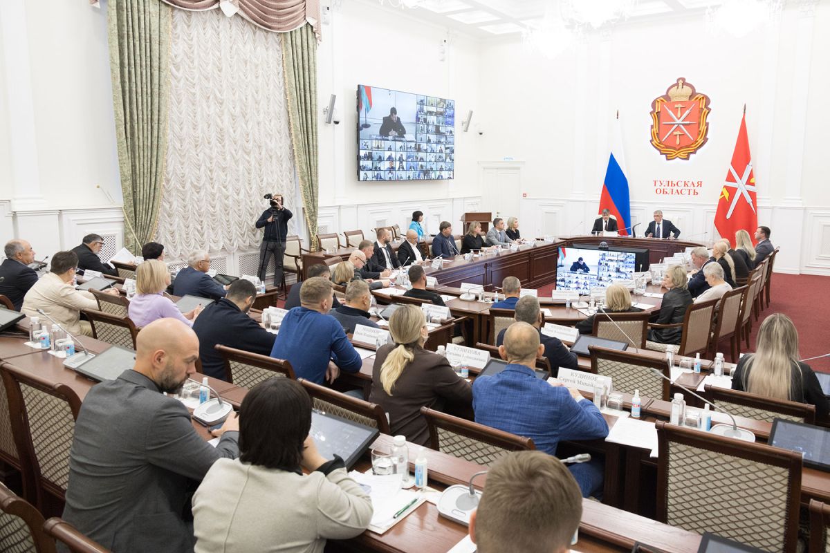 Тульский губернатор провел заседание комиссии Госсовета РФ по спорту Губернатор Тульской области председатель комиссии Госсовета РФ по направлению Физическая культура и спорт Дмитрий Миляев провел заседание комиссии Обсуждалось развитие детско юношеского спорта в стране Подробнее ТУЛАСМИ