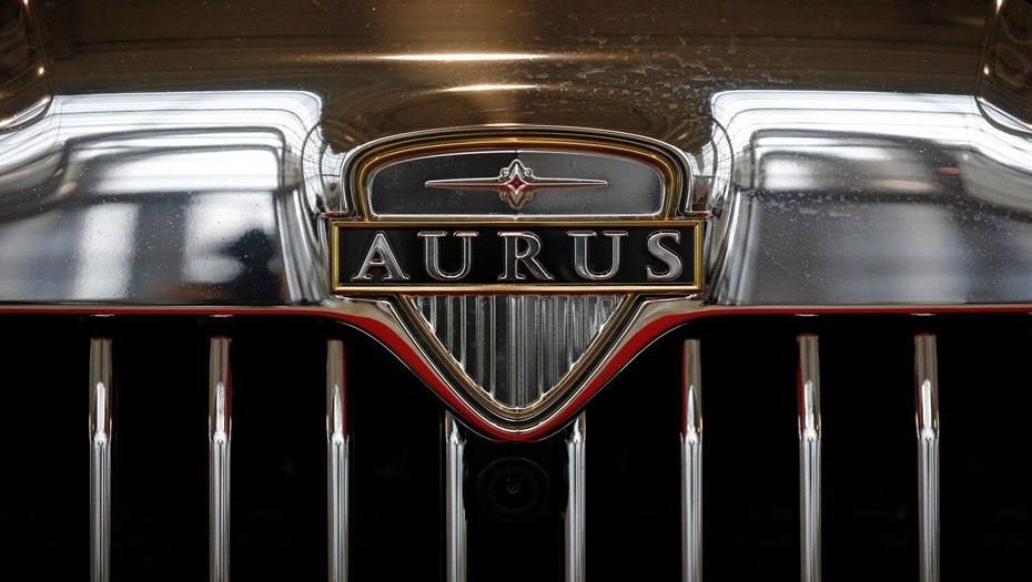 Бренд Aurus начнёт продавать мужскую и женскую одежду в России Российский люксовый бренд Aurus, известный своими автомобилями премиум-класса, выходит на fashion-рынок. Как сообщили в Минпромторге РФ, разработкой, производством и реализацией одежды будет заниматься компания "Аурус кашемир", созданная для этих целей осенью 2024 года. Линейки женской и мужской коллекции уже разработаны, в продажу они поступят "в соответствии со стратегией продвижения бренда", цитирует представителей Минпромторга РФ ТАСС. Сергей Карпухин/ТАСС