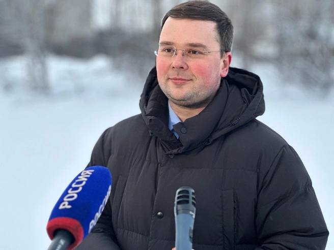 #Мурманская_область #в_повестке  Врио мэра Мурманска завел тг-канал в первый день работы  Первый замглавы Мурманска Иван Лебедев назначен временно исполняющим обязанности главы города. В день назначения он завел тг-канал, в котором написал, что будет рассказывать о событиях в Мурманске, деятельности городских служб и органов власти:   «Считаю, что важно представить вашему вниманию широкую и объективную картину жизни города-героя, самую оперативную и достоверную информацию. Убежден, что активное присутствие в информационном пространстве и постоянная обратная связь с гражданами сегодня является обязательным и крайне важным элементом работы власти любого уровня, и в первую очередь власти муниципальной».