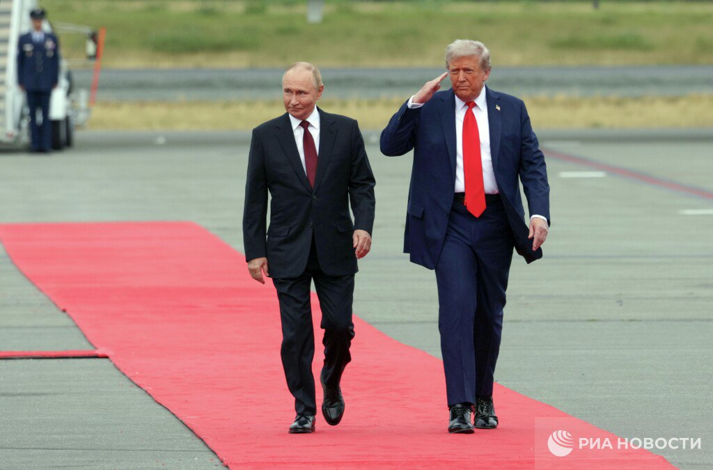 Трамп заявил что может пригласить Путина на ЧМ 2026 По словам президента США такая возможность зависит от того как будут развиваться события Подписаться на sportrian