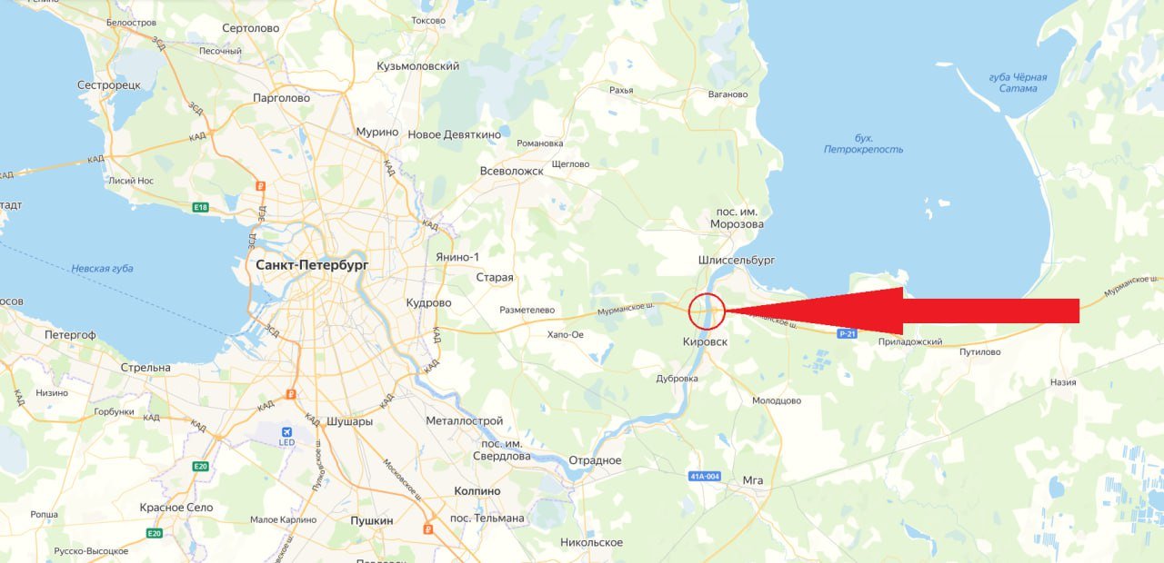 Разводка Ладожского моста ограничит движение по Р-21 "Кола" в четверг В ночь на 31 июля движение по федеральной трассе Р-21 «Кола» будет временно приостановлено из-за разводки Ладожского моста. Как сообщили в ФКУ Упрдор «Северо-Запад», с 00:15 до 01:00 на 40-м километре магистрали, в районе деревни Марьино Кировского района, проезд для всех видов автотранспорта будет закрыт. Причиной ограничений станет проход по Неве малых ракетных кораблей «Наро-Фоминск» и «Град», а также буксиров «РБ-20» и «РБ-27». Водителей просят выбирать объездные пути при планировании маршрутов.