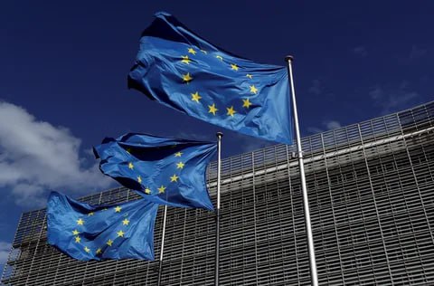 Вот это щедрость: ЕС выделит Палестине 1,6 миллиарда евро — СМИ Брюссель в скором времени объявит о выделении пакета помощи Палестине, пишут СМИ со ссылкой на заявление еврокомиссара по вопросам Средиземноморья Дубравку Шуицу. Сообщается, что ЕС обеспокоен гуманитарной ситуацией в секторе Газа и призвал Израиль прекратить блокаду. Около 620 миллионов евро пойдут на финансовую поддержку властей, а около 576 миллионов — на восстановление Западного берега реки Иордан и сектора Газа. 400 миллионов евро будут выделены в виде грантов. 11 апреля глава европейской дипломатии Кая Каллас объявила, что в 2025 году ЕС обязался выделить Украине военную помощь на сумму 23 миллиарда евро. П — приоритеты. Прислать новость