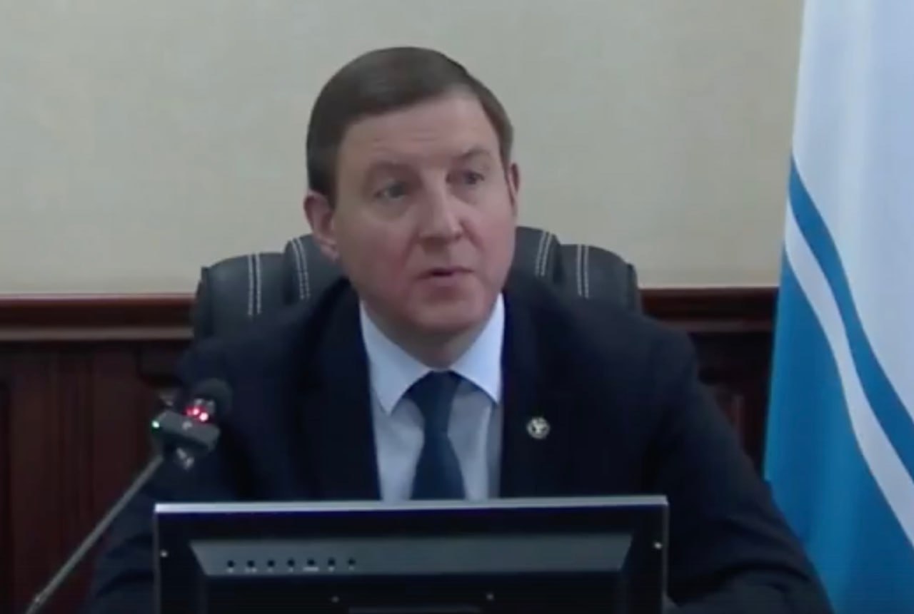 Состоялись первые назначения участников нашей региональной кадровой программы Герои Алтая Все доказали свою преданность Родине и теперь их служба продолжится на гражданке на благо республики и наших жителей подчеркнул глава региона Андрей Турчак Александр Крючкин назначен начальником Центра беспилотной авиации при Авиалесоохране региона Алексей Лобанов заместителем главного врача по хирургической работе Республиканской больницы Кавалер Ордена Мужества Эркин Мудаев возглавил филиал Центра занятости населения в Кош Агачском районе Евгений Колосов который награждён медалью За отвагу назначен замдиректора учреждения по эксплуатации радиорелейной линии связи Эл Телком