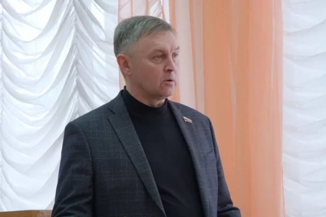 В Кировской области многодетные семьи получат новые льготы по транспортному налогу «В 2024 году мы отразили в региональном законодательстве единый федеральный статус многодетной семьи, приняли решения по развитию мер социальной поддержки, исключили критерий нуждаемости для их предоставления. Продолжаем действовать в этой логике, тем более, на федеральном уровне для семей с детьми тоже есть определенные налоговые послабления», – прокомментировал предложения председатель Заксобрания Роман Береснев.