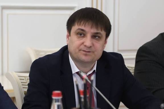 Руководитель администрации главы и правительства Дагестана Махач Омаров указом Владимира Путина награжден медалью ордена За заслуги перед Отечеством ІІ степни