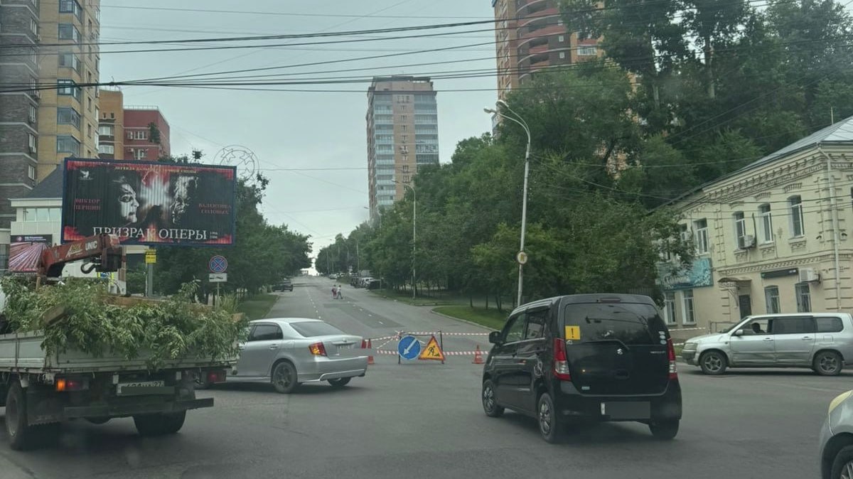 Дорогу на улице Калинина перекрыли в Хабаровске В связи с перекрытием на улице Калинина сформировалась пробка. Прочитать статью полностью