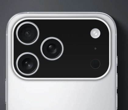 Сонни Диксон показал iPhone 17 Pro Max в чехле  Инсайдер Сонни Диксон опубликовал в X пост с изображениями iPhone 17 Pro Max. В этот раз смартфон продемонстрирован в прозрачном чехле. Как уже сообщалось ранее, Apple планирует заметный редизайн для своих новых смартфонов. Изображения с чехлом показывают, как это может выглядеть.  Читать далее