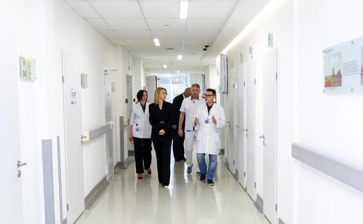 Тяжелобольных пациентов будут направлять из Тулы в Центр медицинской радиологии и онкологии в Ульяновскую область Их будут перевозить за счет бюджета Тульской области   Подписаться на канал Написать нам