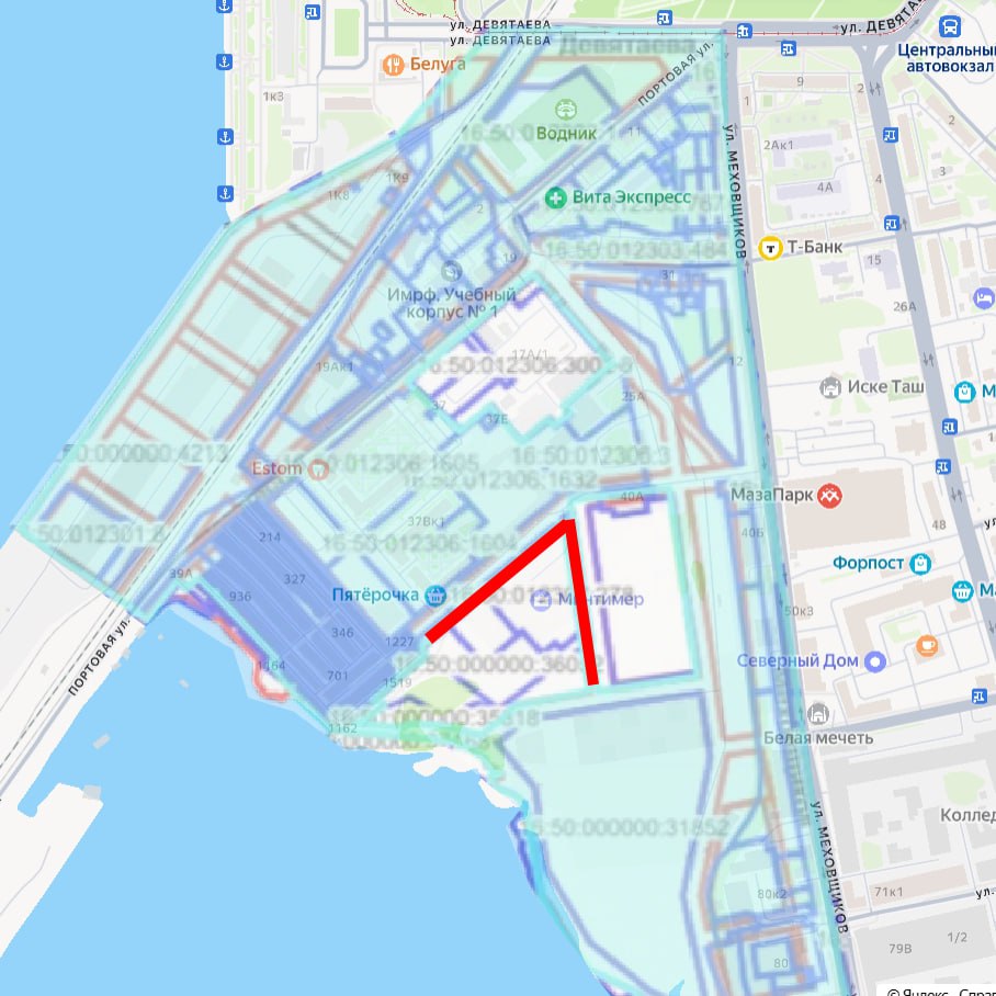 В Казани изымут земли на улице Портовой в рамках благоустройства района Власти планируют выкупить три участка общей площадью 3 9 тысячи квадратных метров на фотографии они выделены красным Земли расположены аккурат рядом с построенными ЖК Живи на Портовой и будут предназначены для размещения объектов улично дорожной сети Судя по онлайн картам еще в прошлом году рабочие начали на этих участках строительство Там должны возвести ЖК Минтимер компании СМУ 88 некогда принадлежавшей депутату Госдумы России Илье Вольфсону Квартиры в ЖК будут стоить от 16 млн рублей inkazanischa теперь и в МАХ