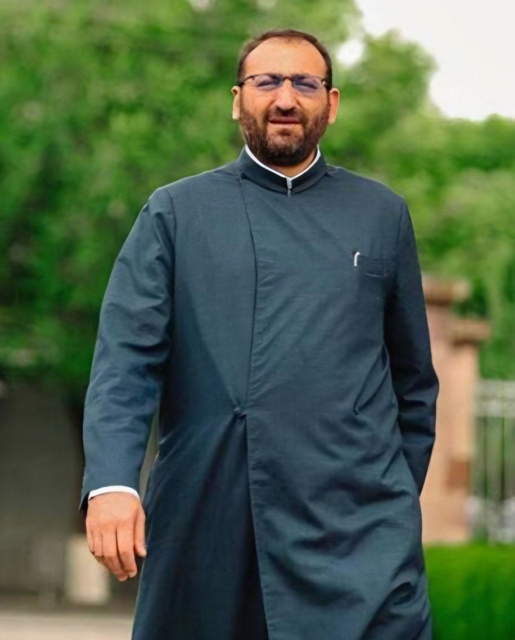 Герой видеокадров со свой тетей арестован СНБ Армении задержали архиепископа Аршака Хачатряна в здании Следственного Комитета заявляют местные СМИ Caucasian bureau