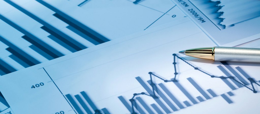 ВЛАСТИ КАЛИНИНГРАДСКОЙ ОБЛАСТИ ПОДСЧИТАЛИ ТУРПОТОК ЗА 9 МЕСЯЦЕВ 2025 ГОДА За указанный временной период регион принял 1 84 миллиона гостей Это на 4 больше чем за аналогичный период 2024 года но меньше чем прогнозировалось ранее Об этом сообщили журналисты РБК Калининград со ссылкой на министр по культуре и туризму региона Отметим что в первой половине 2025 года область посетили 1 03 миллиона человек Турпоток вырос на 7 по сравнению с первым полугодием 2024 года По итогам 2025 года в области рассчитывали на прирост этого показателя на 7 5 К негативным факторам министр отнес холодную погоду в летний сезон периодические отмены авиарейсов и высокую стоимость билетов Он также подчеркнул что главной задачей является не увеличение турпотока а рост вклад туристической отрасли в экономику региона