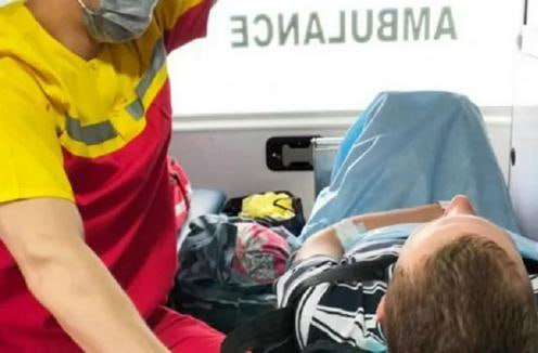 Президент Казахстана Касым-Жомарт Токаев поручил ужесточить наказание за нападения на медицинских работников.   Его пресс-секретарь Руслан Желдибай сообщил, что такие инциденты должны пресекаться правовыми средствами, а правительство займётся разработкой соответствующих поправок. Ранее группа депутатов, включая мажилисмена Асхата Аймагамбетова, неоднократно предлагала ввести отдельную ответственность за насилие в отношении медиков, как это уже предусмотрено для полицейских, но правительство отклоняло эти инициативы.  Поводом для возобновления обсуждения стали два случая жестоких нападений: в Караганде мужчина избил старшую медсестру, причинив ей серьёзные травмы, а в Костанае пациент напал на хирурга-уролога, в результате чего врач впал в кому. Оба инцидента вызвали широкий общественный резонанс.    Подробности на нашем сайте