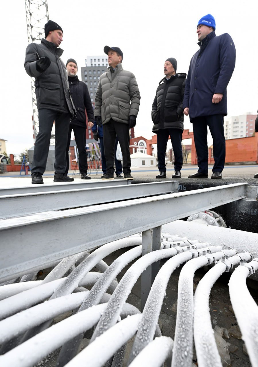 У казанцев появится еще один каток       На стадионе «Ракета» в Дербышках во время капитального ремонта установили новую систему для заливки искусственного льда, которая будет работать при температуре +10.  Планируется, что полностью каток будет готов уже к 23 ноября.    Подписаться на «Вечерку»