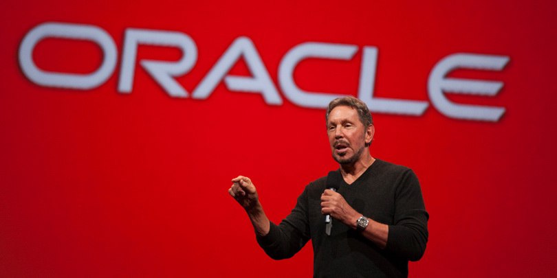 Сооснователь и ключевой инвестор американской компании Oracle Ларри Эллисон впервые занял второе место в рейтинге богатейших людей мира с состоянием $251,2 млрд, согласно данным Bloomberg Billionaires Index. Увеличение его состояния связано с резким ростом акций Oracle. Ларри Эллисон обошел в рейтинге основателя Meta Марка Цукерберга, состояние которого оценивается в $251 млрд, что позволяет ему держаться на третьей позиции. Лидером списка остается глава Tesla Илон Маск с состоянием $358 млрд. По версии Forbes, в сентябре 2024 года Ларри Эллисон поднялся на вторую строчку среди самых богатых людей планеты. Oracle также получила выгоду от роста интереса к технологиям искусственного интеллекта.