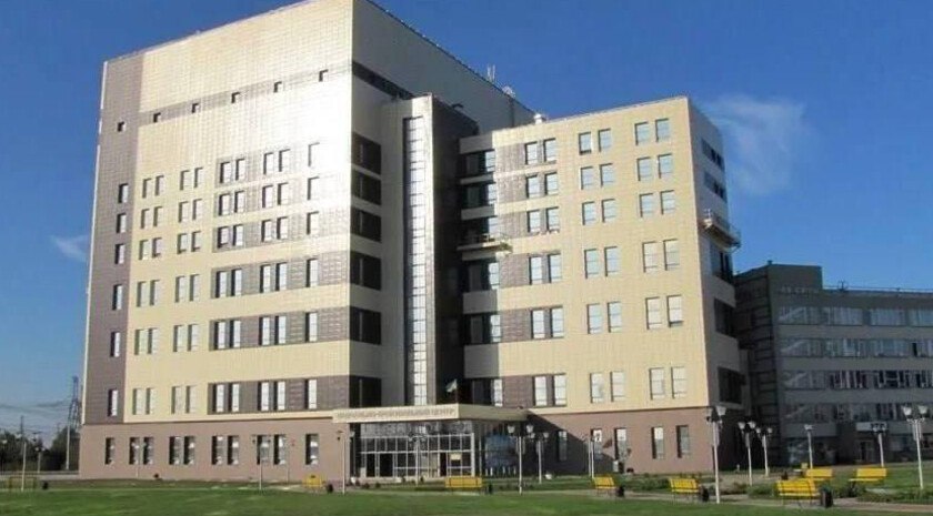 На Запорожской АЭС провели проверку нарушений не выявлено Специалисты Ростехнадзора провели плановую инспекцию систем физической защиты Запорожской АЭС Существенных нарушений влияющих на безопасность не выявлено радиационная обстановка остаётся стабильной Директор станции Юрий Черничук отметил что проверки подтверждают высокий уровень эксплуатации объекта официальный Телеграм канал ЗАЭС Главные новости у нас