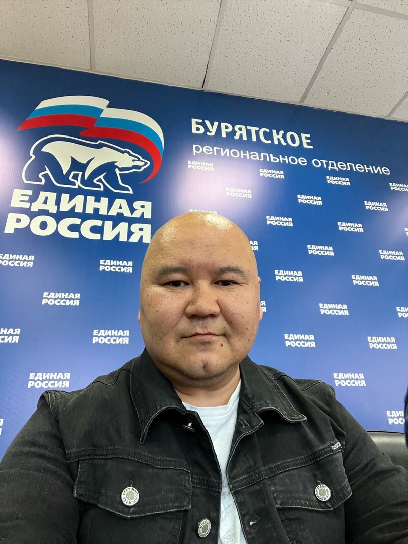 Денис Гармаев возглавил Минпром Бурятии Глава Бурятии Алексей Цыденов подписал Указ о назначении Дениса Гармаева министром промышленности, торговли и инвестиций республики. Ранее Гармаев был депутатом Народного Хурала. На сессии республиканского парламента 24 апреля депутаты проголосовали за досрочное прекращение его полномочий. К своим новым обязанностям он приступит 6 мая.