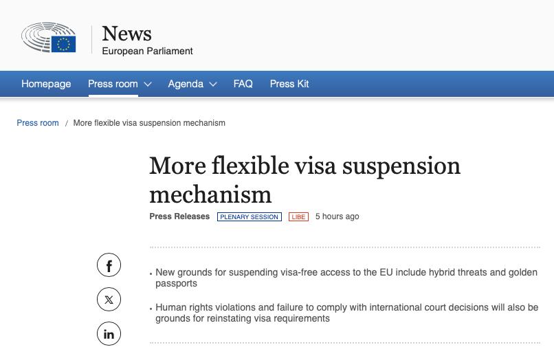 Европарламент принял новые правила облегчающие процедуру отмены безвизового режима говорится в пресс релизе Законопроект также должен быть одобрен Советом ЕС Сам механизм не новый сначала ЕС может временно приостановить безвизовый режим на время разбирательств или консультаций а следующим этапом может отменить его полностью при наличии оснований Так вот законопроект добавляет новые основания для приостановки безвиза гибридные угрозы например использование потока мигрантов в качестве инструмента давления инвестиционные программы для получения гражданства вызывающие опасения по поводу безопасности несоответствие визовой политики ЕС нарушение устава ООН и международного права неисполнение решений МУС Если новые правила окончательно примут ЕС сможет инициировать отмену безвизового режима для той или иной страны на основании одного из этих пунктов За последний год в ЕС звучали предложения по отмене безвизового режима для граждан Грузии и Израиля а также уже приостановили безвиз для граждан Вануату Также стоит обратить внимание на пункт несоответствие визовой политики ЕС напомним ЕС в том или ином виде мотивирует Сербию Черногорию и Боснию и Герцеговину ввести визовый режим в отношении россиян в то время как граждане этих стран пользуются безвизовым въездом в ЕС ranarod
