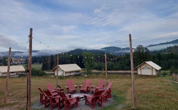 В Башкирии туристы смогут получать кешбэк за путешествия В республике запускают систему Карта туриста которая позволит жителям и гостям региона получать кешбэк при оплате туристических услуг и покупке сувениров после регистрации на сайте Терра Башкирия с использованием карты Мир Спутник FM Уфимская Волна