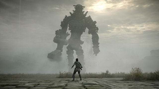 Спустя 15 лет после анонса экранизация Shadow of the Colossus от режиссёра «Оно» подала признаки жизни  Можно было подумать, что за 15 лет, прошедших с анонса экранизации Shadow of the Colossus, проект полнометражного фильма по мотивам грустной сказки Фумито Уэды  Fumito Ueda  был заброшен и забыт, но нет.  О планах Sony на киноадаптацию Shadow of the Colossus стало известно в апреле 2009 года. В 2014-м к проекту присоединился режиссёр «Оно» и «Флэш» Андрес Мускетти  Andrés Muschietti , и с тех пор о ленте ничего слышно не было.  В новом интервью аргентинской радиостанции Radio TU Мускетти прокомментировал затянувшееся молчание о фильме Shadow of the Colossus и заверил, что заброшенной экранизация «ни в коем случае» не является.  «Фильм [Shadow of the Colossus] находится в работе 10 лет, и сейчас открываются возможности для его создания», — заявил Мускетти, добавив, что для адаптации готов сценарий, который ему очень нравится.