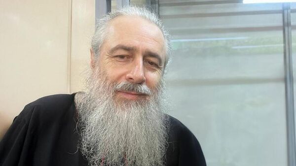 Митрополита Арсения после освобождения из СИЗО забрала СБУ СБУ забрала сразу же после освобождения из СИЗО настоятеля Свято Успенской Святогорской лавры митрополита Арсения Об этом сообщаил Союз православных журналистов