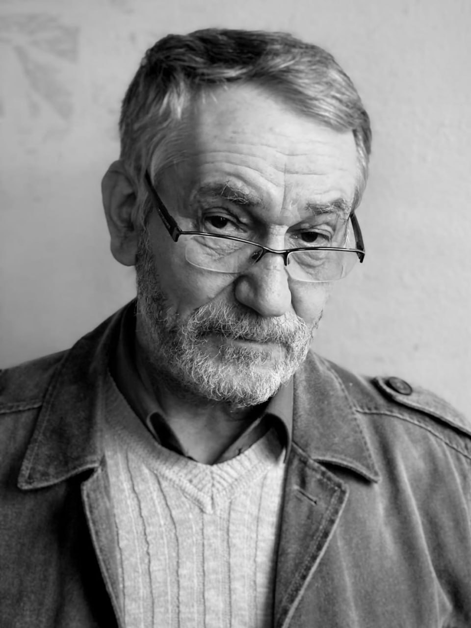 Умер актер и режиссер дубляжа Андрей Гриневич озвучивший среди прочего Альфреда Ладлоу в Легендах осени Боба в Городе грехов Томми Кея в Бандите Он также подарил голос князю Никите Оленеву в Гардемарины вперед которого сыграл Владимир Шевельков Андрею Гриневичу было 69 лет