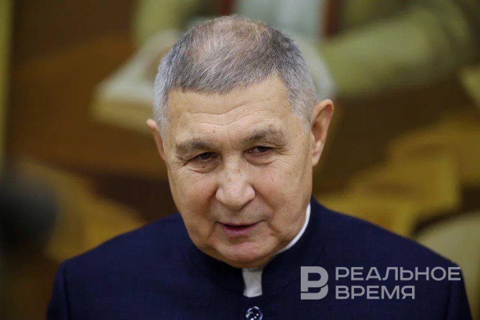 Рифкат Минниханов о Лиге БпС Здесь более свободные подходы к разработкам чем в НТЦ В Казани учредили Лигу беспилотных систем РТ которая станет единым центром организации гонок среди дронов и диджитал турниров для молодежи Когда предложили создать Лигу беспилотных систем у меня возникла ассоциация с административной структурой Но в существующих научно технических центрах НТЦ взаимоотношения зачастую регламентированы жесткими правилами Лига же открывает более разносторонние направления объяснял президент Академии наук РТ Рифкат Минниханов идею создания Лиги БпС РТ на учредительном собрании в Казани В нее собираются вступить Федерация гонок дронов России в РТ Федерация боев искусственного интеллекта Квазар из ОЭЗ Алабуга ЭНИКС и все те кто готовит молодежь к профессиональным турнирам Подпишитесь на Реальное время в МАХ Telegram Дзен