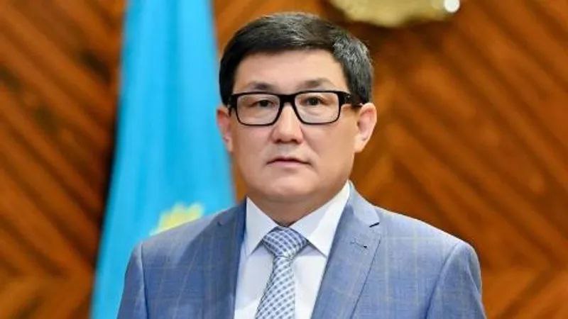 Акимом Семея избран Адлет Кожанбаев 12 октября прошли выборы акима города Семей области Абай первые в истории независимого Казахстана прямые выборы главы областного центра В список избирателей был включен 220 761 гражданин из них проголосовали 118 553 Число недействительных бюллетеней 2 482 в строке против всех 4 310 сообщила территориальная избирательная комиссия Семея Число голосов поданных за каждого кандидата Бекжасаров 9 763 Кожанбаев 89 441 Тулеуов 12 557 Акимом Семея избран Адлет Кожанбаев 1980 года рождения аким Кокпектинского района области Абай самовыдвиженец t me zakonkz