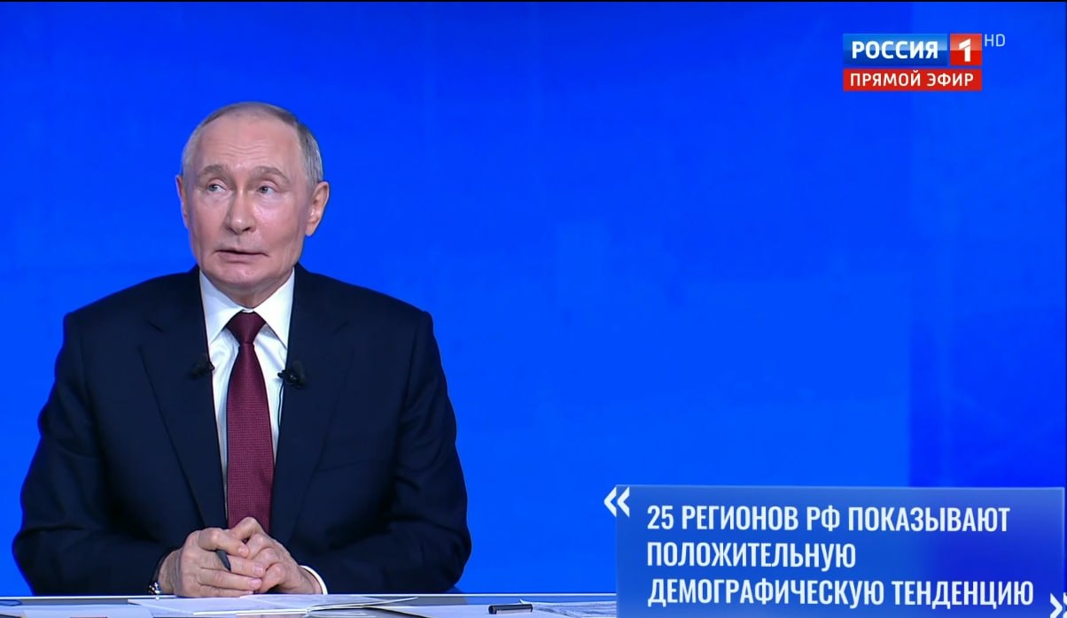 Леонид Слуцкий предложил присвоить звание Ветеран труда многодетным матерям По итогам прямой линии с Президентом России Владимиром Путиным Председатель ЛДПР Леонид Слуцкий заявил что партия подготовит пакет законопроектов Ключевая инициатива присвоить звание Ветеран труда женщинам воспитавшим трёх и более детей Мы в ЛДПР поддерживаем посыл Владимира Владимировича Путина и готовим законопроект о присвоении почетного звания Ветеран труда женщинам воспитавшим трех и более детей до 18 лет чтобы распространить подобные меры на всю страну Помимо этого мы подготовим пакет законопроектов по итогам прямой линии с большим уклоном на социальную сферу а также поддержку материнства и доступности жилья подчеркнул лидер ЛДПР Для нашего региона где традиционно крепкие семейные ценности такая инициатива особенно актуальна Это реальная возможность отметить труд тысяч женщин Республики которые посвятили свою жизнь воспитанию детей прямая линия Путин ЛДПР