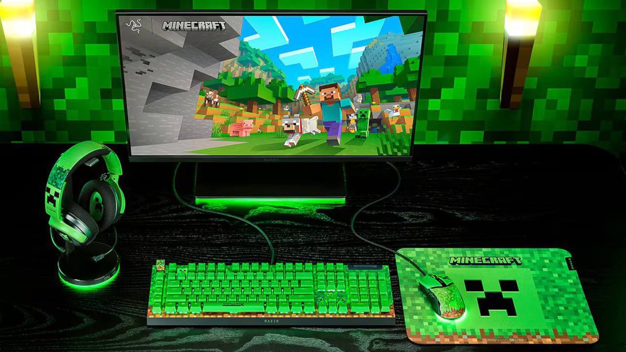 У кубаноидов праздник: Razer заколлабился с Minecraft и выпустил целую серию тематической периферии.   В дропе: клавиатура  за ₽18 500 , наушники, мышь  ₽6 500  и коврик.  К слову, серьезные взрослые дядьки уже подчистую раскупили все наушники и коврики из дропа.   первое впечатление