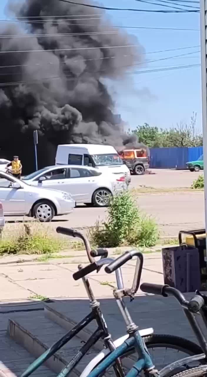 Артобстрел Каменки-Днепровской: уничтожен гражданский автомобиль