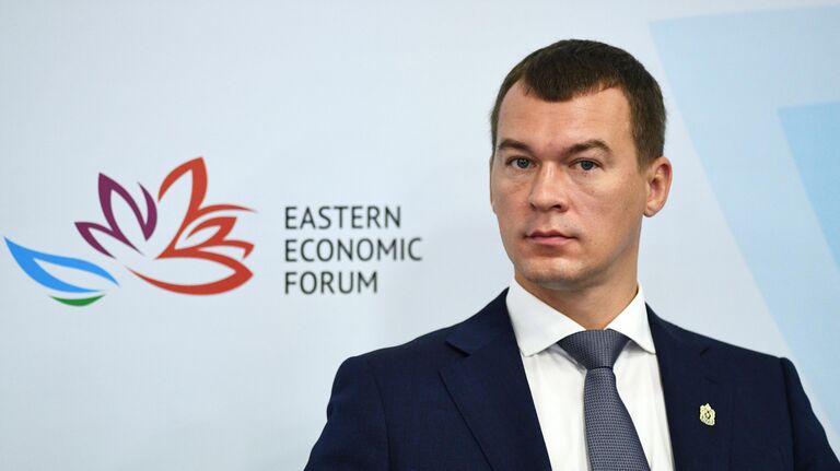 Делегация РФ примет участие в III Играх стран СНГ которые состоятся в Азербайджане с 28 сентября по 8 октября Об этом сообщил министр спорта РФ Михаил Дегтярев на сессии Спортивная дипломатия новые вызовы и возможности на ВЭФ Международные форматы развиваются в межстрановом взаимодействии Наша делегация готовится к выезду в Баку Азербайджан где пройдут Игры стран СНГ Министр спорта Азербайджана Фарид Гаибов пригласил и меня лично но по своему визиту я буду принимать решение отдельно заявил он