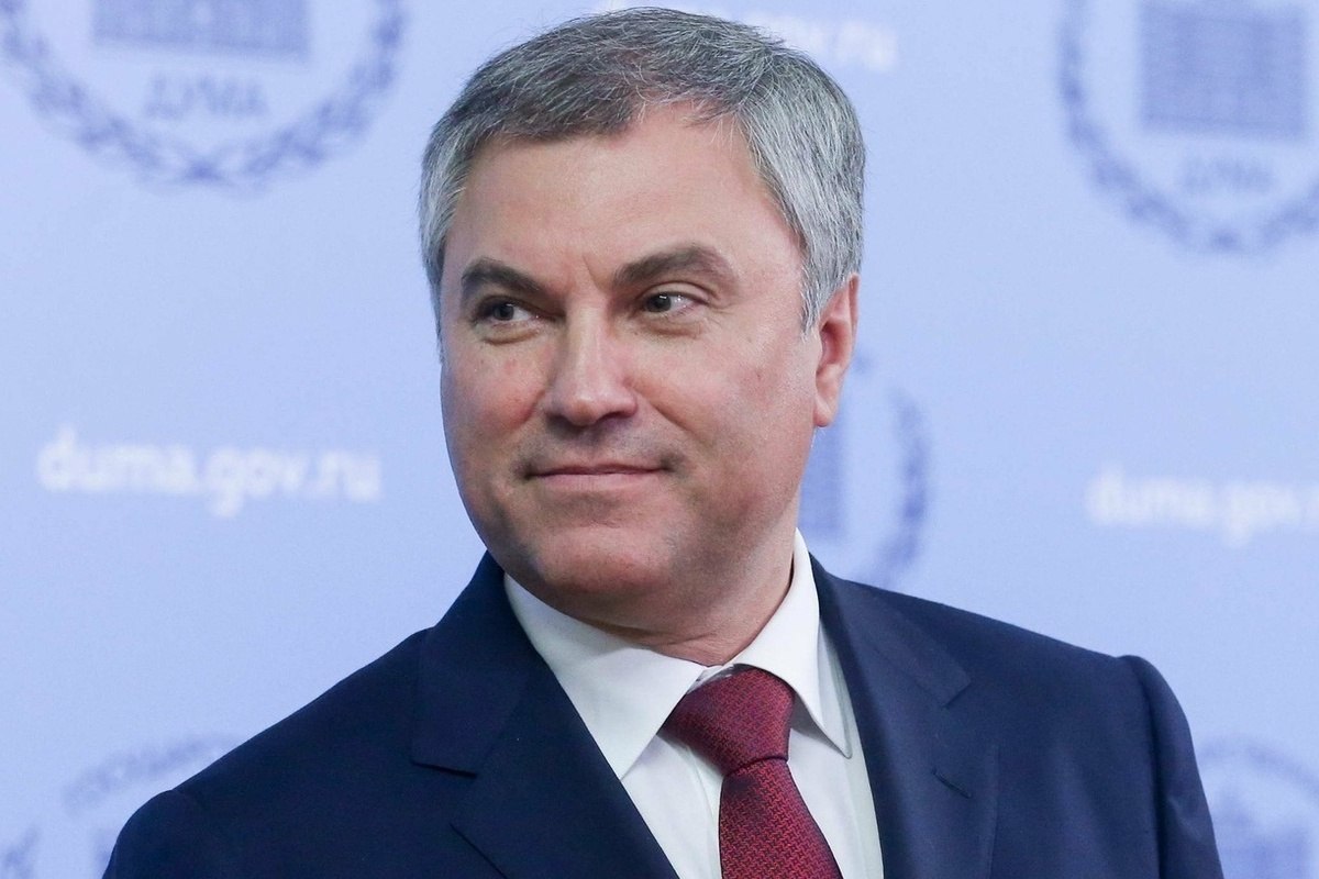 Вячеслав Володин поздравил Сергея Меликова с днём рождения Председатель Государственной Думы Федерального Собрания России отметил вклад главы Дагестана в развитие региона   Решая задачи направленные на устойчивое развитие Дагестана и повышение его социально экономических показателей вы вносите значимый вклад в улучшение жизни людей Ваш опыт и профессионализм заслуживают уважения Желаю дальнейших успехов крепкого здоровья и всего самого доброго говорится в поздравительной телеграмме