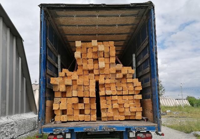 На Южном Урале пресекли канал контрабанды лесоматериалов Преступная группа успела вывезти из России более 14 тысяч кубометров древесины.