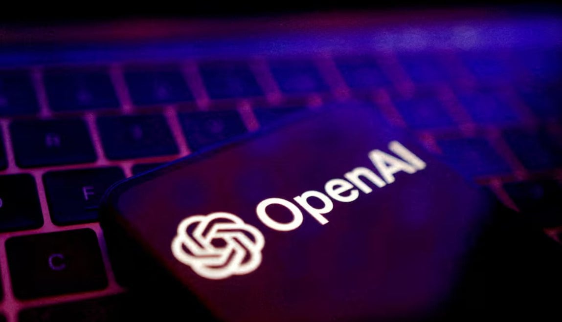 OpenAI просила инвесторов не поддерживать конкурирующие стартапы во время переговоров о привлечении финансирования, узнали FT и Reuters.  В частности, компания якобы упоминала Anthropic выходцев из OpenAI, xAI Илона Маска и Safe Superintelligence, которую запустил сооснователь OpenAI Илья Суцкевер с партнёрами  vc.ru/ai/1540071