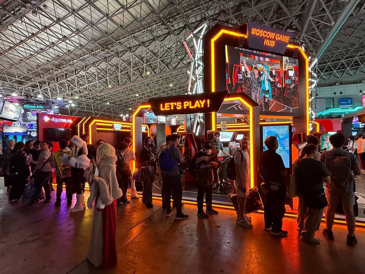 Россия впервые масштабно представлена на Tokyo Game Show в Японии сообщает РИА Новости В делегацию Московского кластера видеоигр вошли 12 компаний включая Буку 4Game и 1C Game Studios Есть первые соглашения 4game стал официальным дистрибьютором Crimson Desert от Pearl Abyss в России Terrabyte Games выпустит демо на английском и японском языках RuStore договорился с японцами о публикации их игр в России